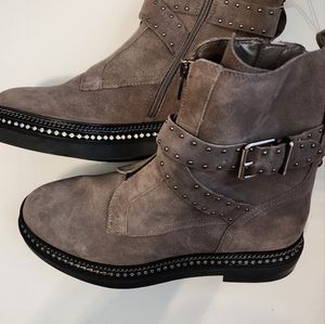 Vince Camuto Blinda Moto Chic Chain Lug Sole Booties Peltro (Gray) Size 10 NEW